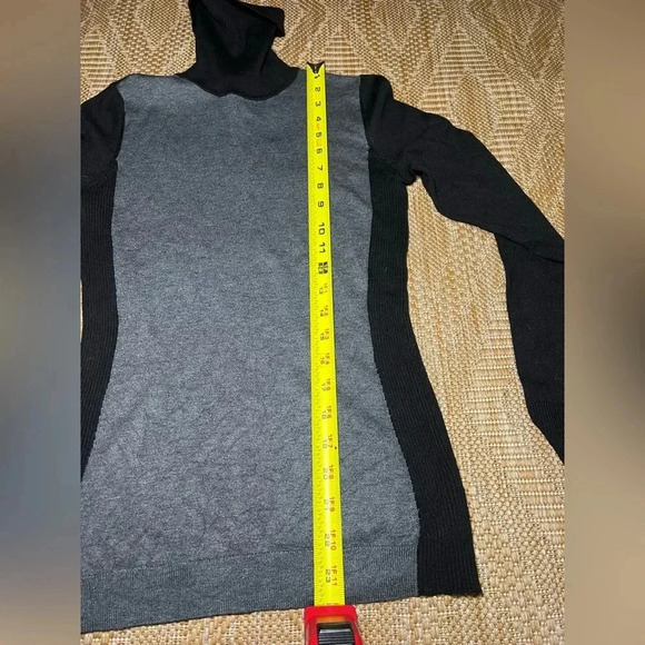The Limited Women's Black and Grey Fitted Turtleneck Sweater, Size XS - Picture 4 of 8